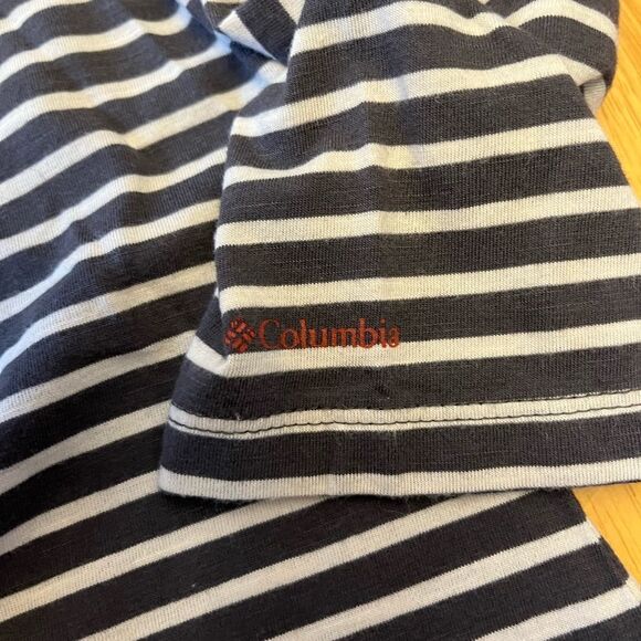 Columbia UnBearable Soft Striped Women’s Tee size medium - Picture 4 of 13